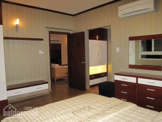 Cần cho thuê c/c screc q.3, dt 81m2, 2pn+2wc, giá 15tr/th full nội thất nhà mới