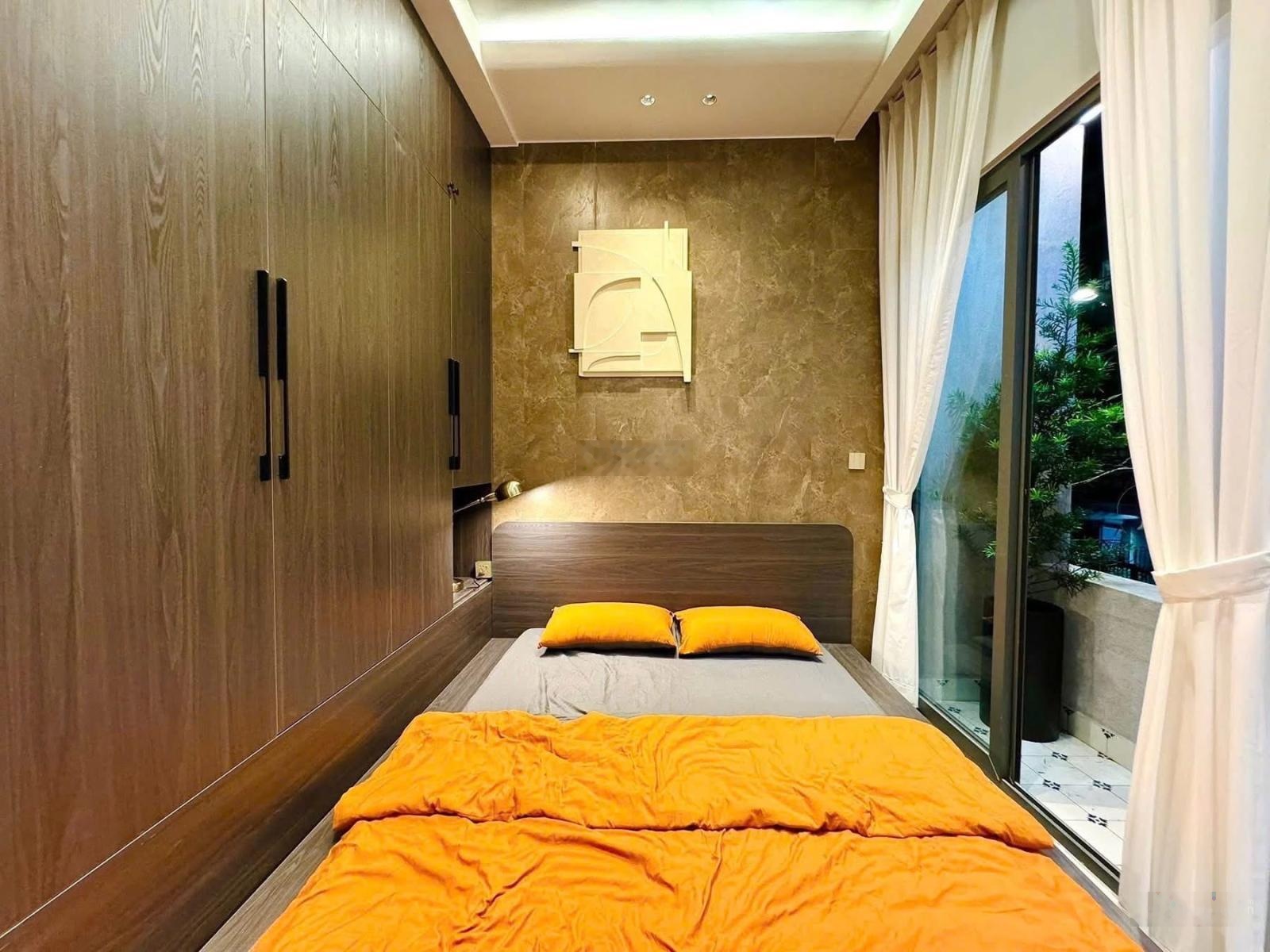 Bán gấp nhà 34m2 đầy đủ nội thất đường Hậu Giang P6 Quận 6, sổ hồng riêng