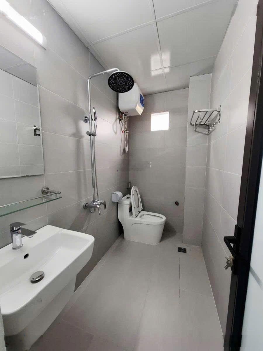 Nhà trung kiên lô góc 3 thoáng - ô tô cách 15m - full nội thất - nhà đẹp ở ngay giá : hơn 5 tỷ