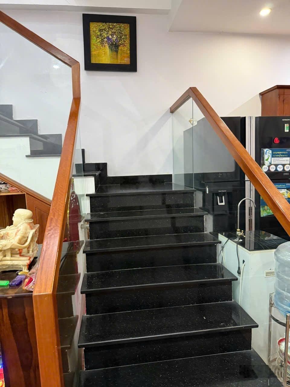 Bán nhà 2 tầng MT Bùi Thị Xuân khu An Trung gần Monarchy Khu vip ngay Trung Tâm quận Sơn Trà