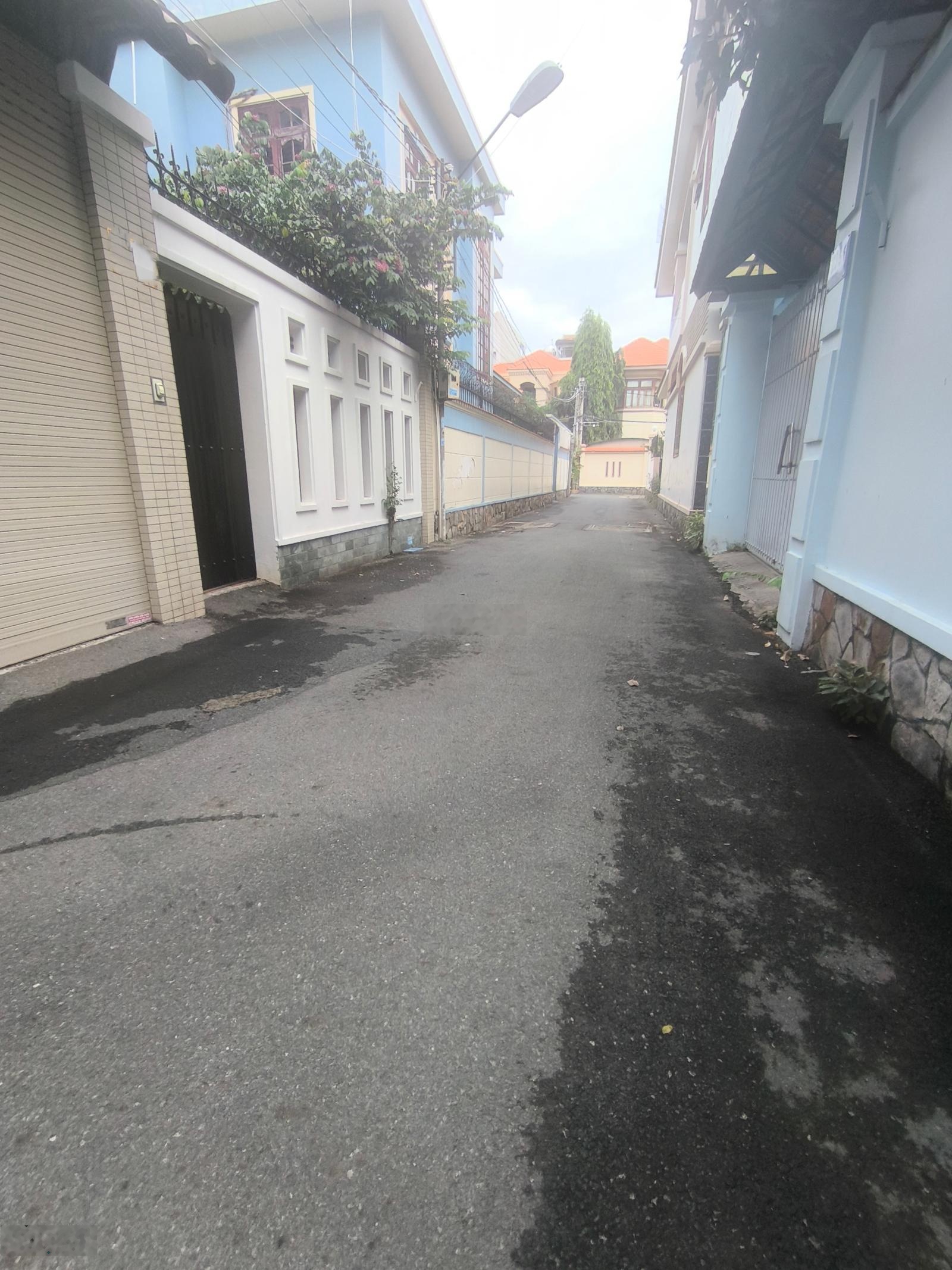 Bán nhà 1 trệt 1 lầu hẻm ô tô huyền trân công chúa