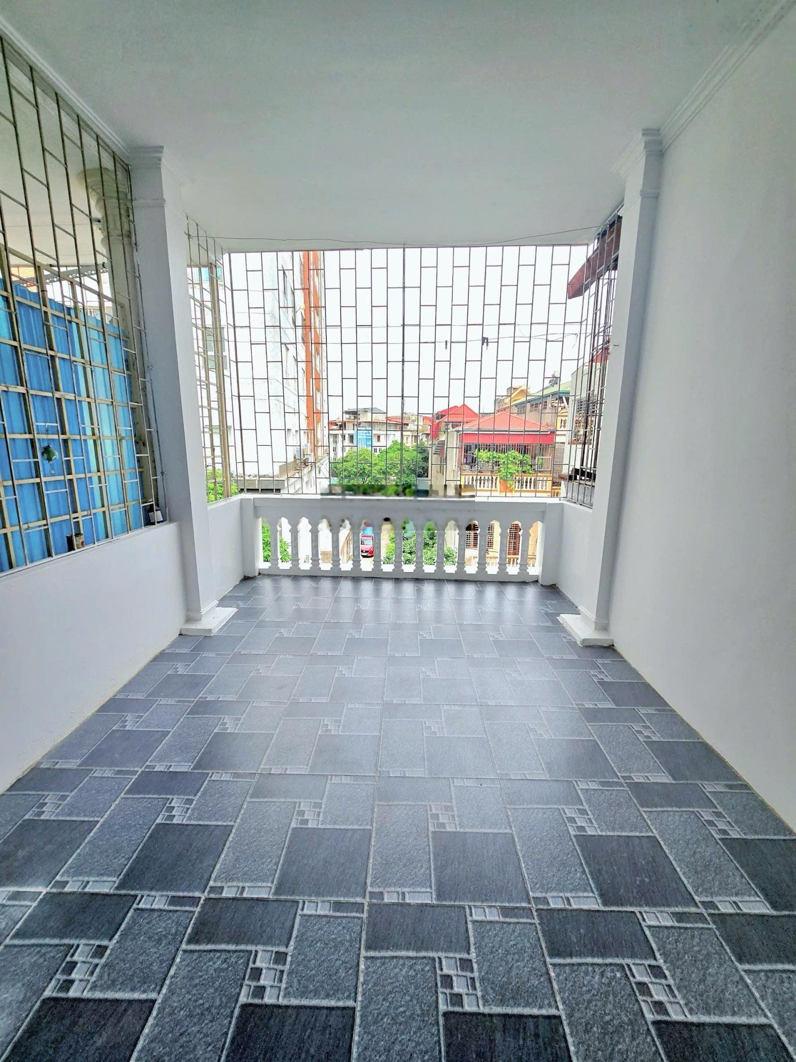 Nhỉnh 7 tỷ! Bán nhà 4 tầng View Chung cư Ôtô đỗ cửa Văn Quán, Trần Phú Hà Đông - 33m2 cạnh Ga Tàu