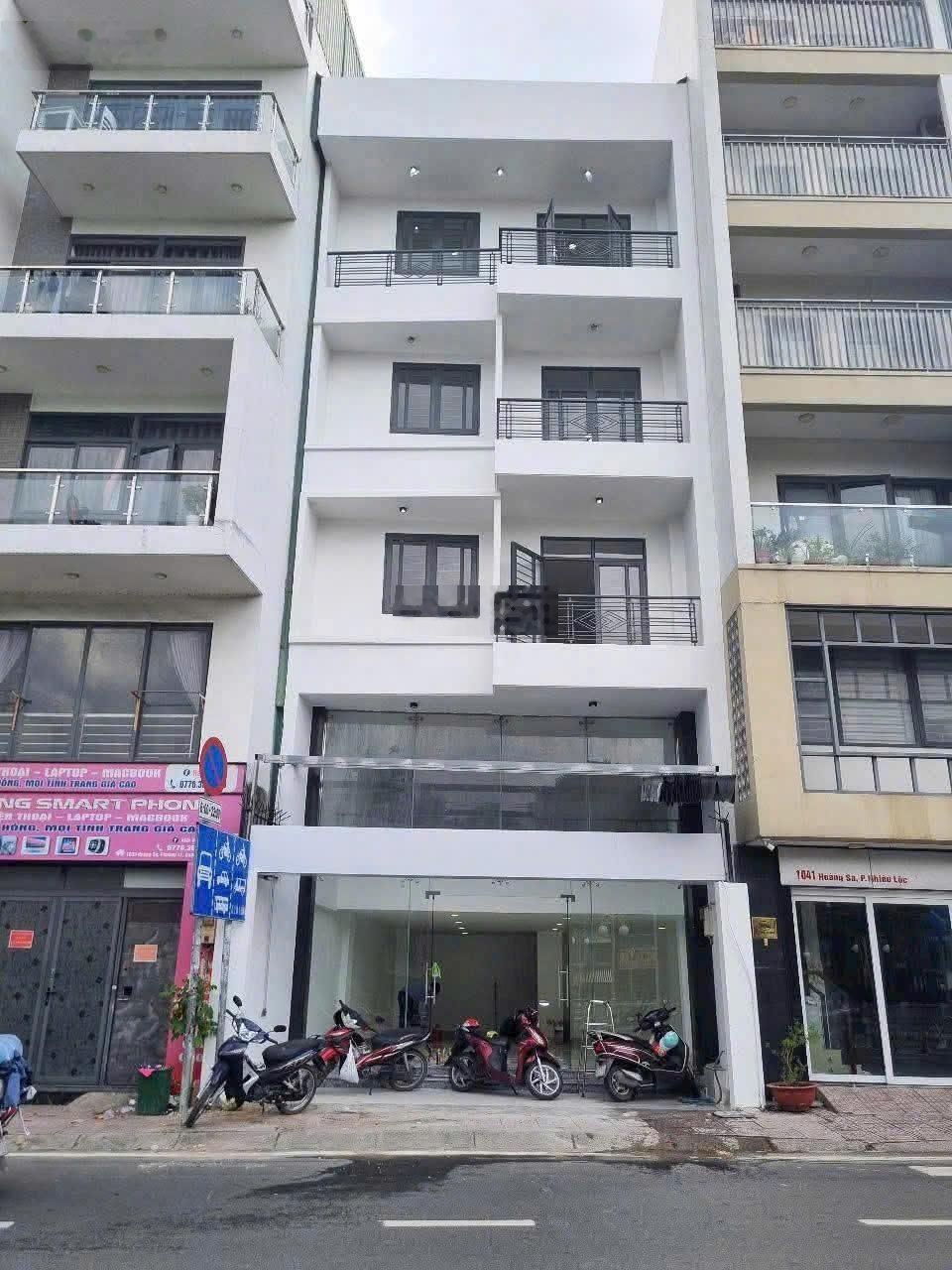 Khan hiếm! Nhà MT Trường Sa, Quận 3 - 4,75x17m - CN: 75m2 - 5 tầng - giá 31 tỷ TL