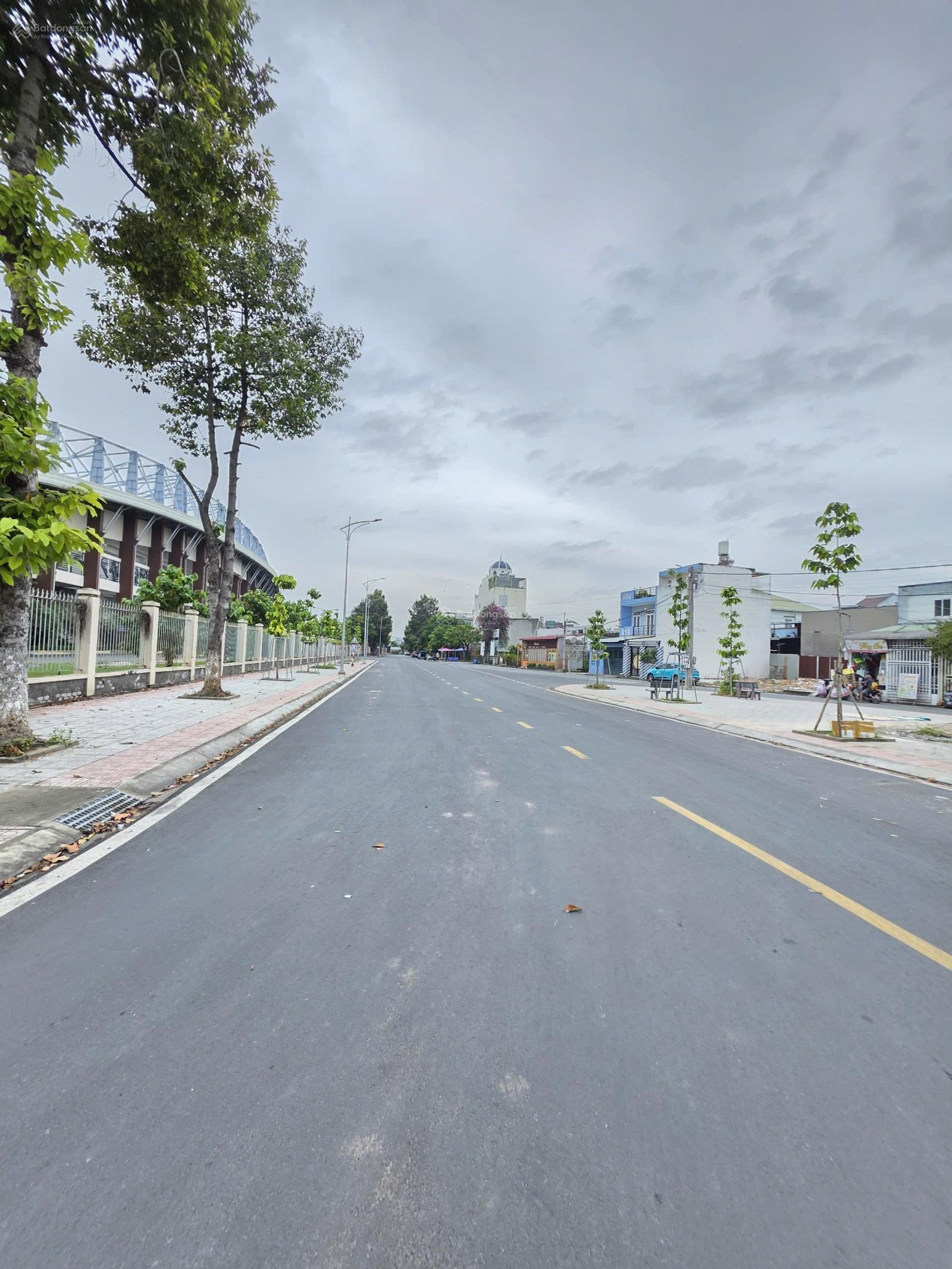 Bán dãy trọ 18x6m, mặt tiền Hà Huy Giáp P. Đông Hòa, thu 12tr/th