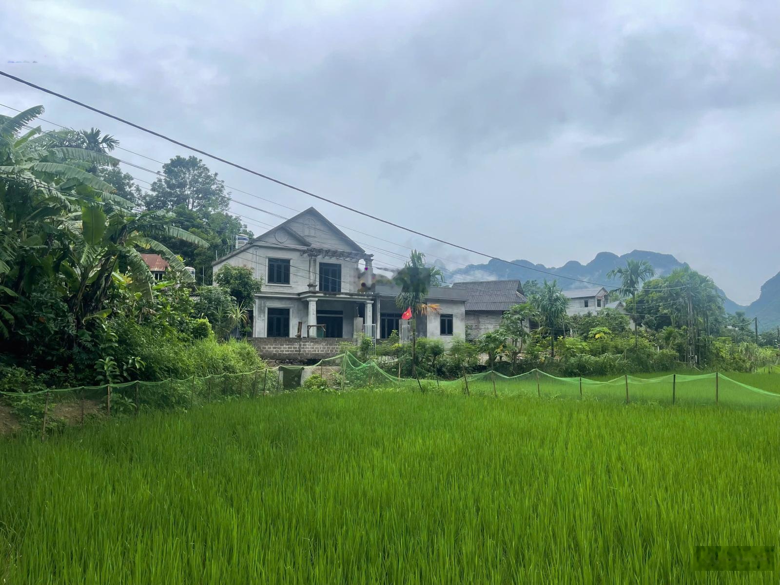 Hot hot 676m gần ngay khu du lịch suối khoáng Kim Bôi giá rẻ chỉ 1,x tỷ Chính chủ bán gấp Hòa Bình