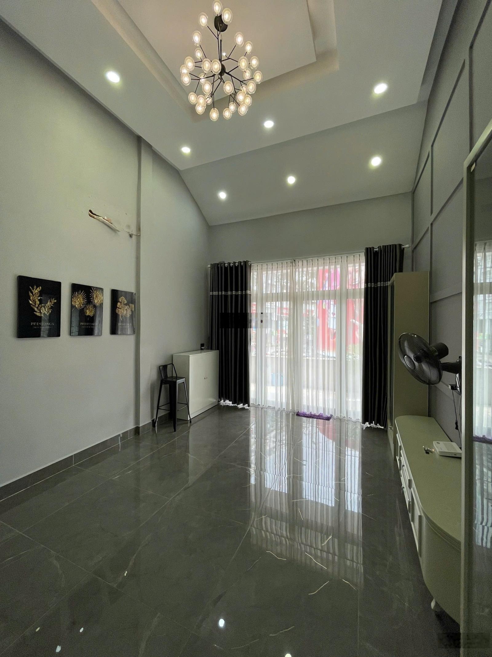 Cho thuê căn hộ 5 pn, ngay TT Q. 5, Giá 18 triệu