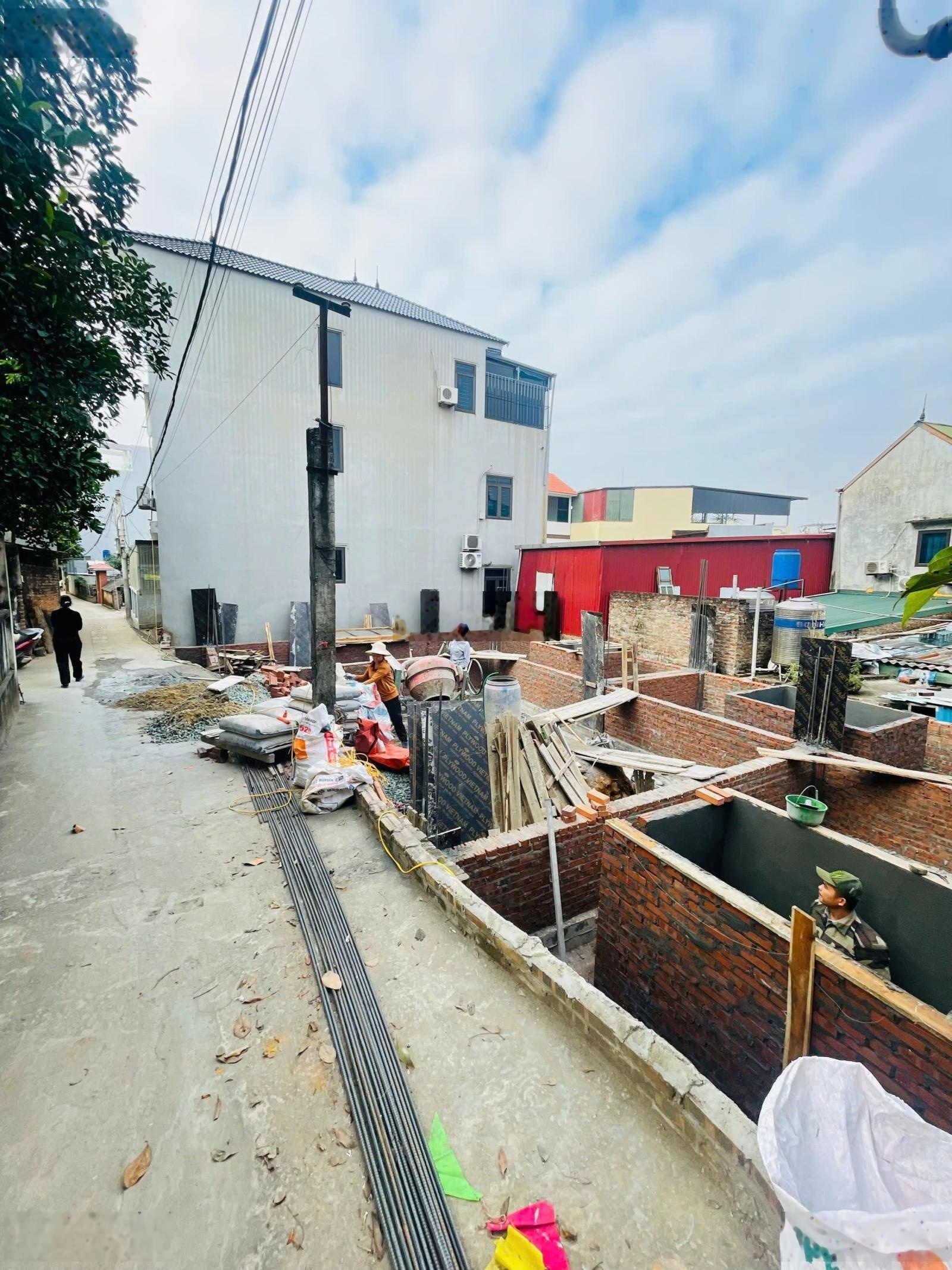 Nhà ở Quốc Oai 80m2 Nhỉnh 4tỷ Ô Tô Vào Nhà . Cách Tỉnh Lộ 419 200m