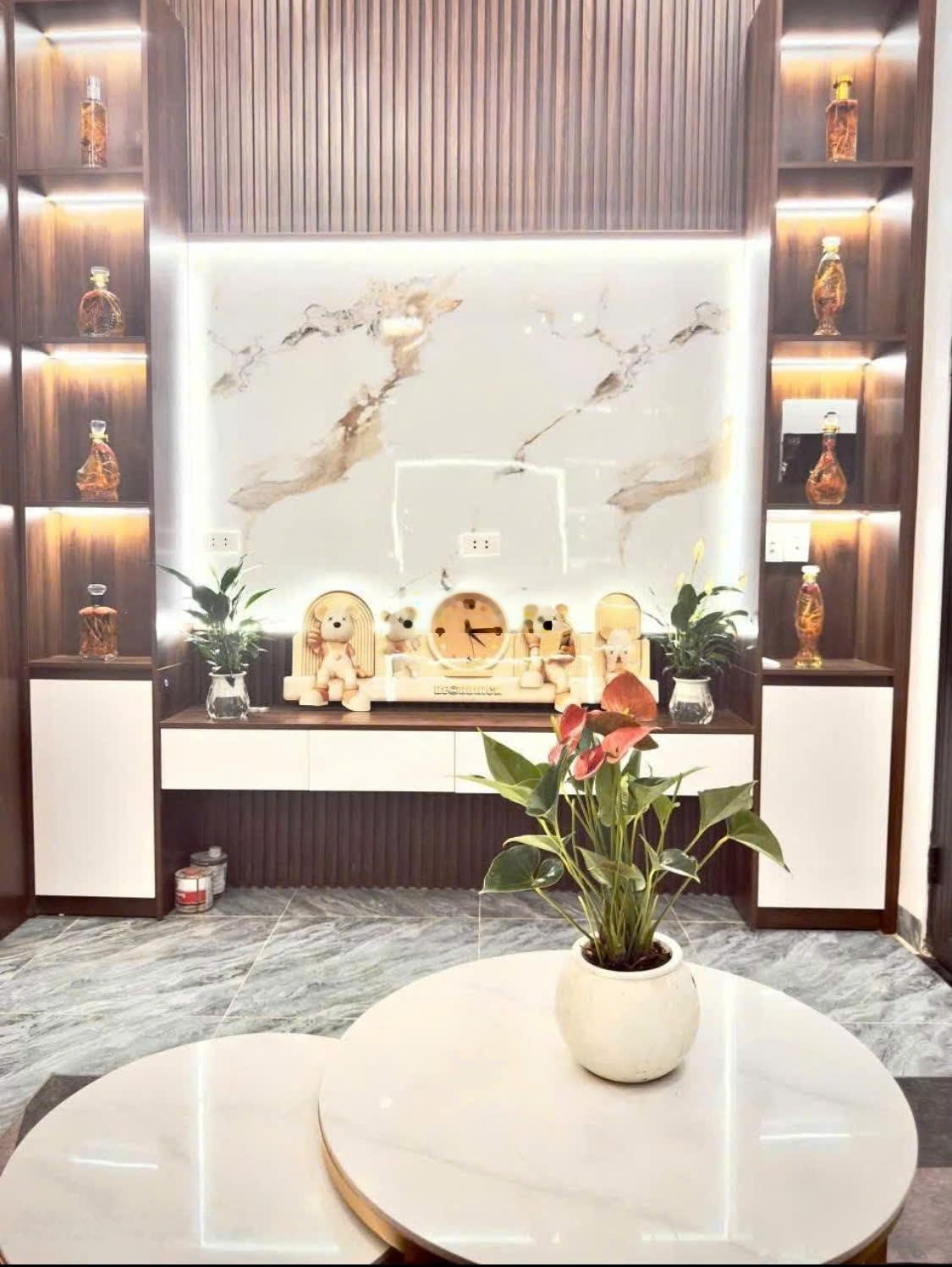 Cả khu còn một căn - nhà đẹp , oto đỗ cổng , sổ đỏ cầm về ăn tết luôn