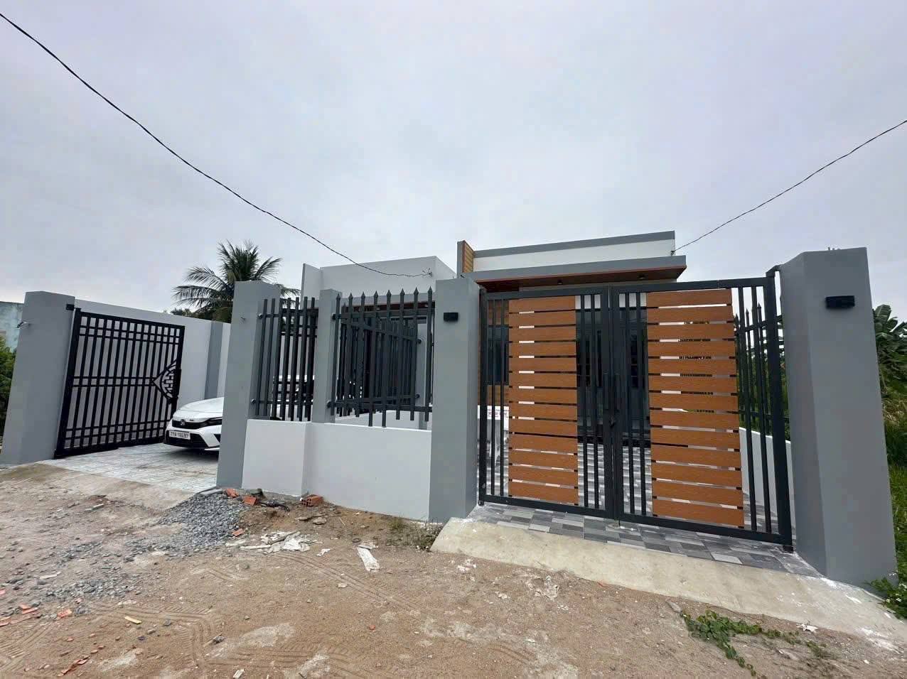 Siêu phẩm nhà Phú Nhuận, Bến Tre, 151m2, hẻm xe hơi, chỉ 1,35 tỷ