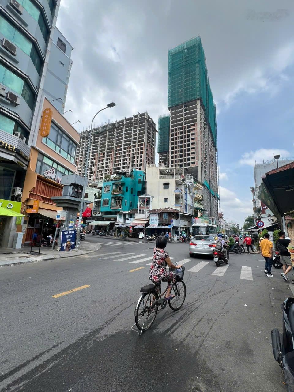 KHÁCH SẠN-SIÊU VỊ TRÍ MT Đề Thám, Quận 1, DT 4x20m, hầm 7 tầng, HĐT 150tr/ tháng, 39 tỷ