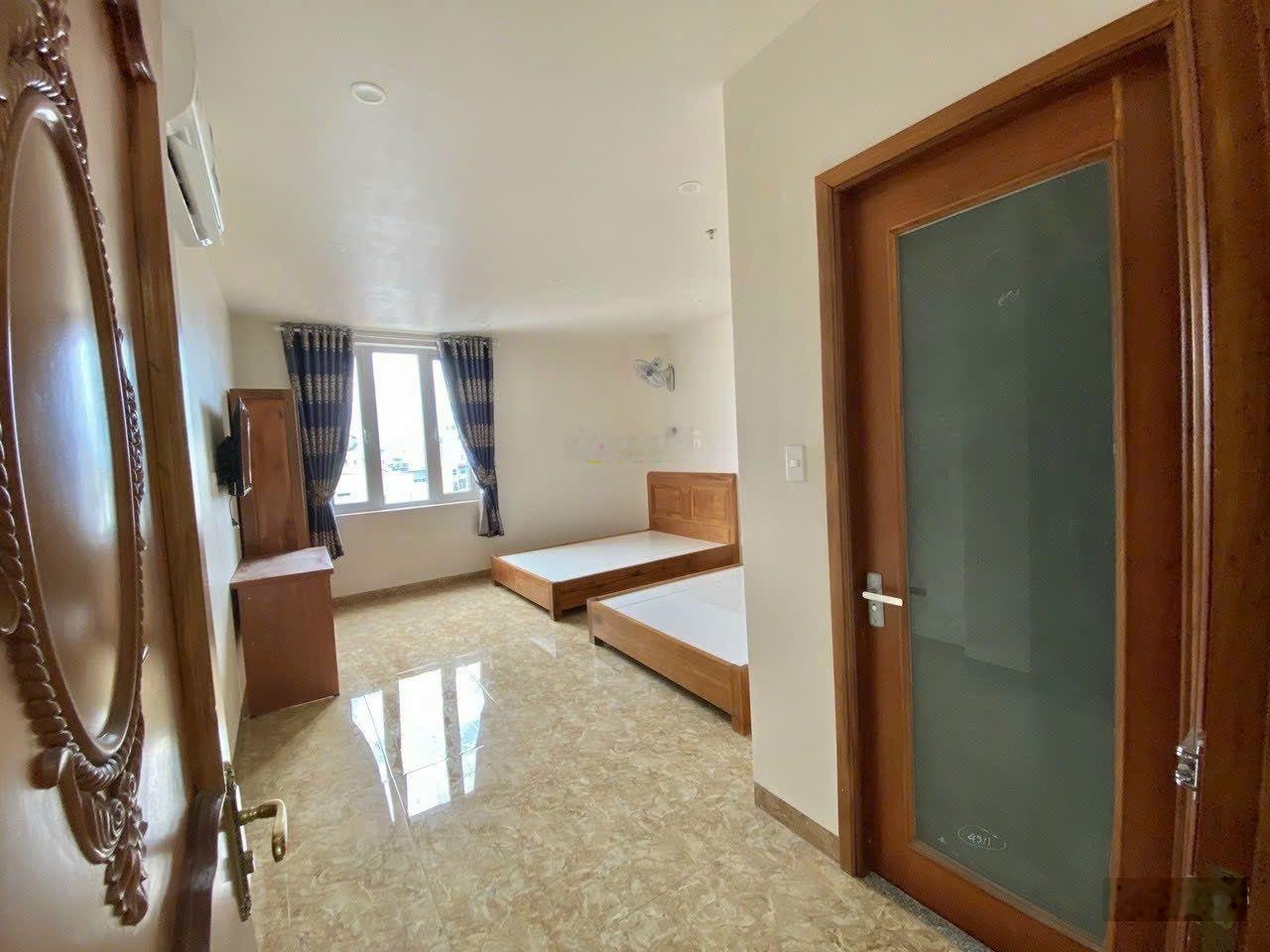 Bán gấp trong tháng - Bán khách sạn Trần Quốc Hoàn 87m² 6 tầng - 32 tỷ