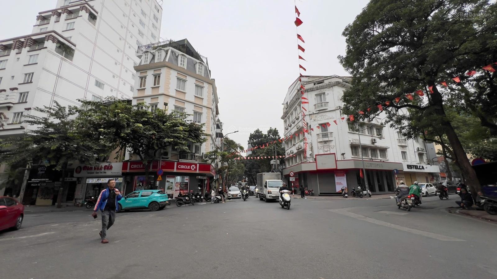 Cho thuê nhà mặt phố Nguyễn Văn Lộc đoạn đẹp lô góc 90mx2t mặt tiền 28m giá 60tr