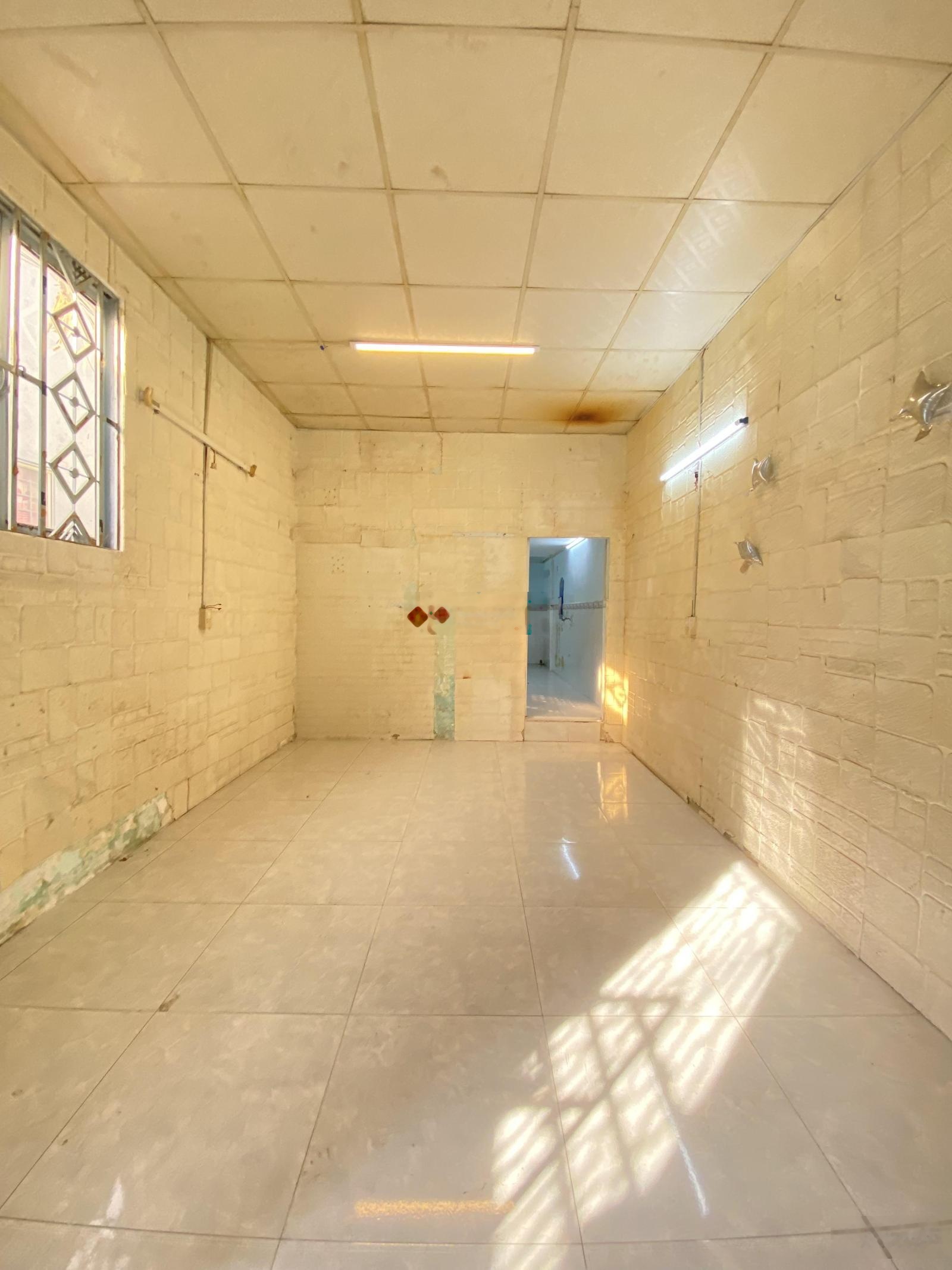 Nhà hẻm xe hơi 6m gần chợ Vạn Nguyên P15Q8, dt 3,2x14m giá chỉ 3tỷ980.