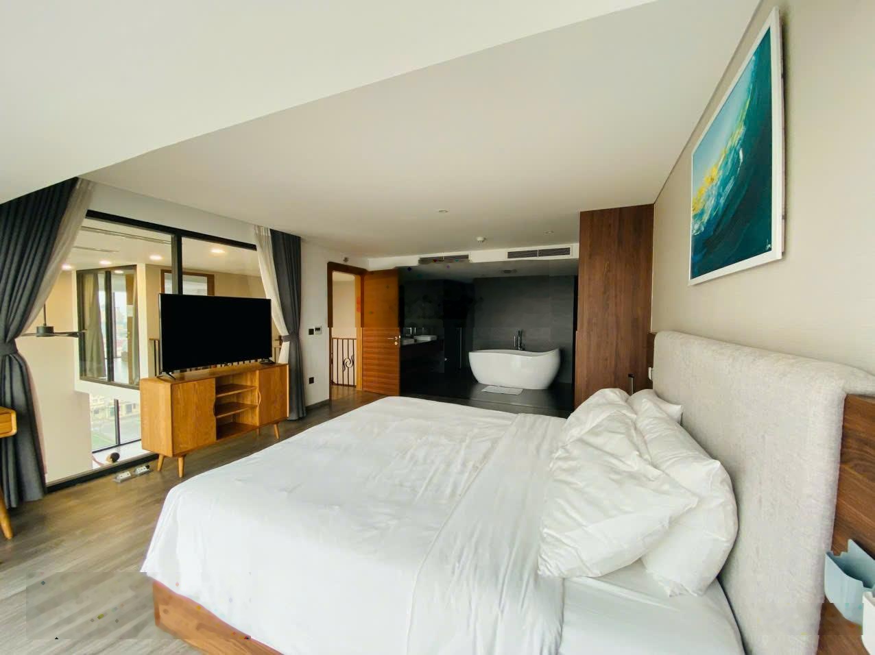 Cần bán căn 02pn - 179m2 có thể sửa lại thành 3pn tại PentStudio Tây Hồ; 0839185858