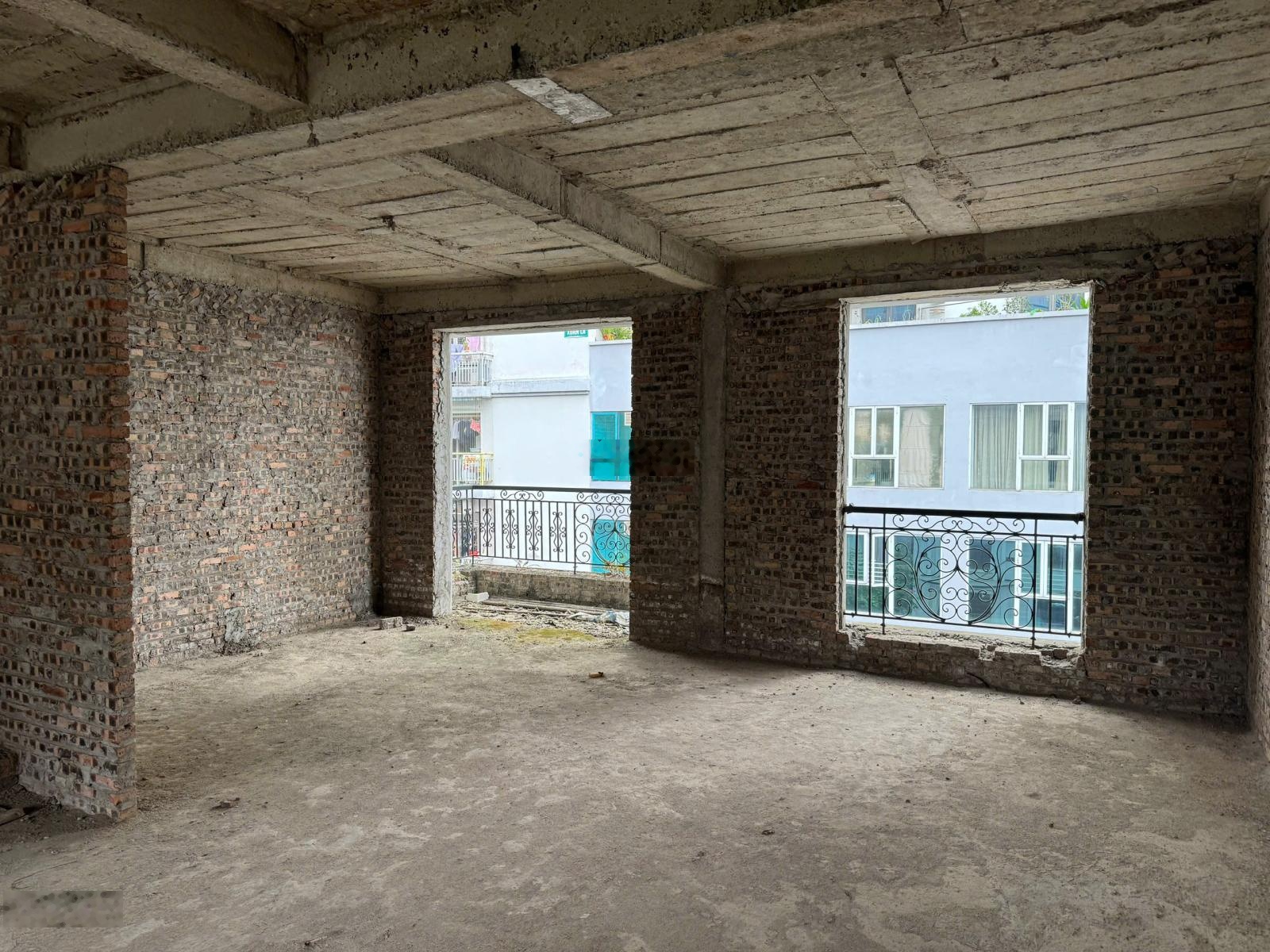 Chính chủ bán biệt thự liền kề mặt đường võ chí công,hà nội