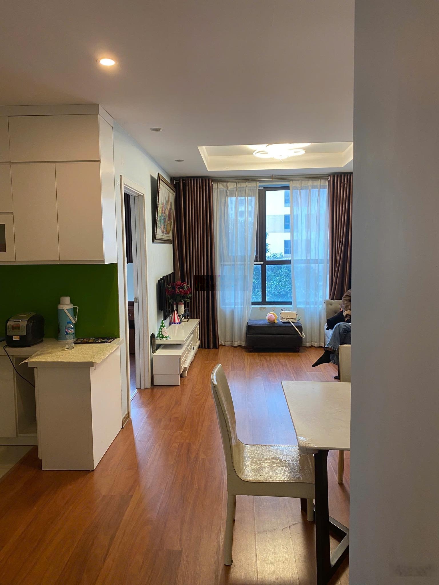 Chủ nhà gửi bán căn hộ Valencia KDT Việt Hưng, 61m2, 2PN,1WC Valencia Garden, Long Biên, HN