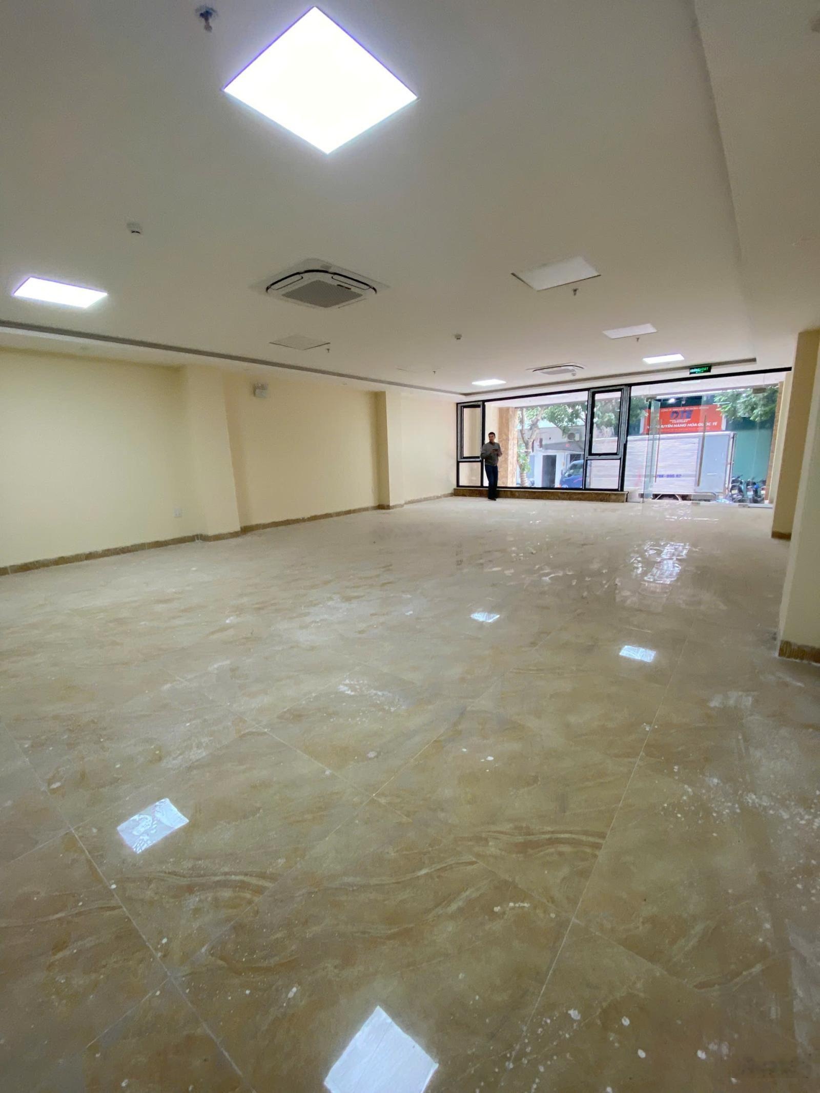 Cho thuê tòa nhà Cầu Diễn, Phúc Diễn, DT 150m2, 6 tầng 1 hầm, PCCC, giá chỉ 80tr