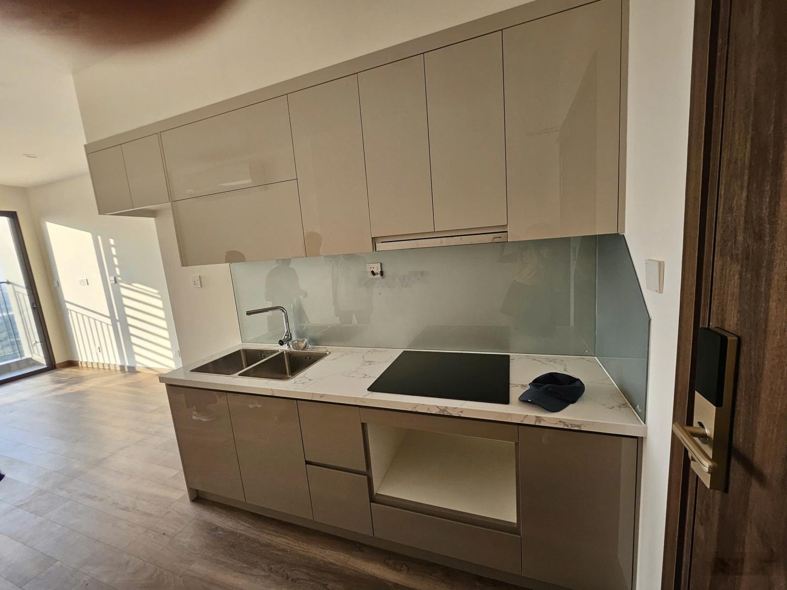 Cho thuê căn 3 ngủ tại Zurich 2, nguyên bản có bếp, sàn gỗ, đèn điều hòa 16 triệu/ tháng