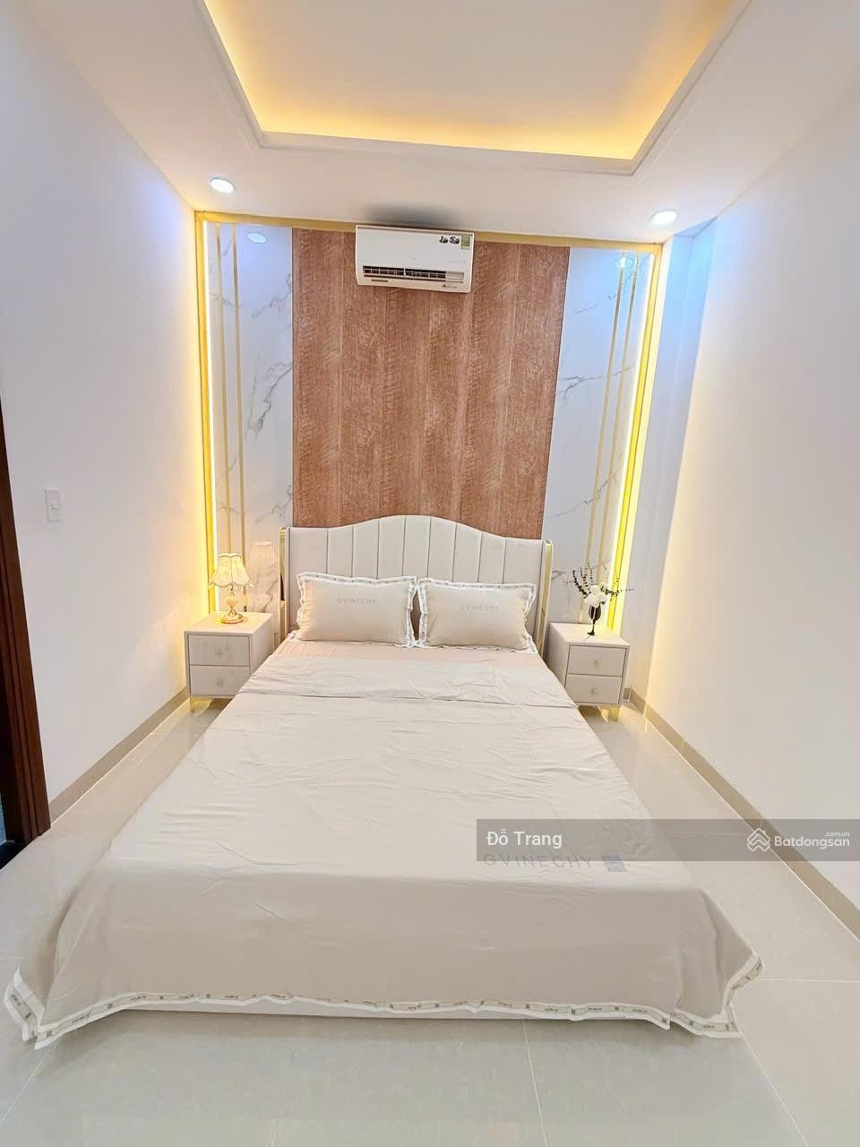 Bán nhà đường Thạnh Lộc 13- sát bên Công viên