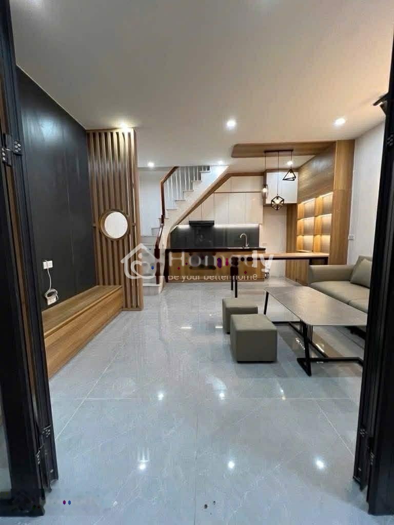 Bán nhà riêng ở ngay phố Bạch Đằng đẹp ngõ nông gần phố