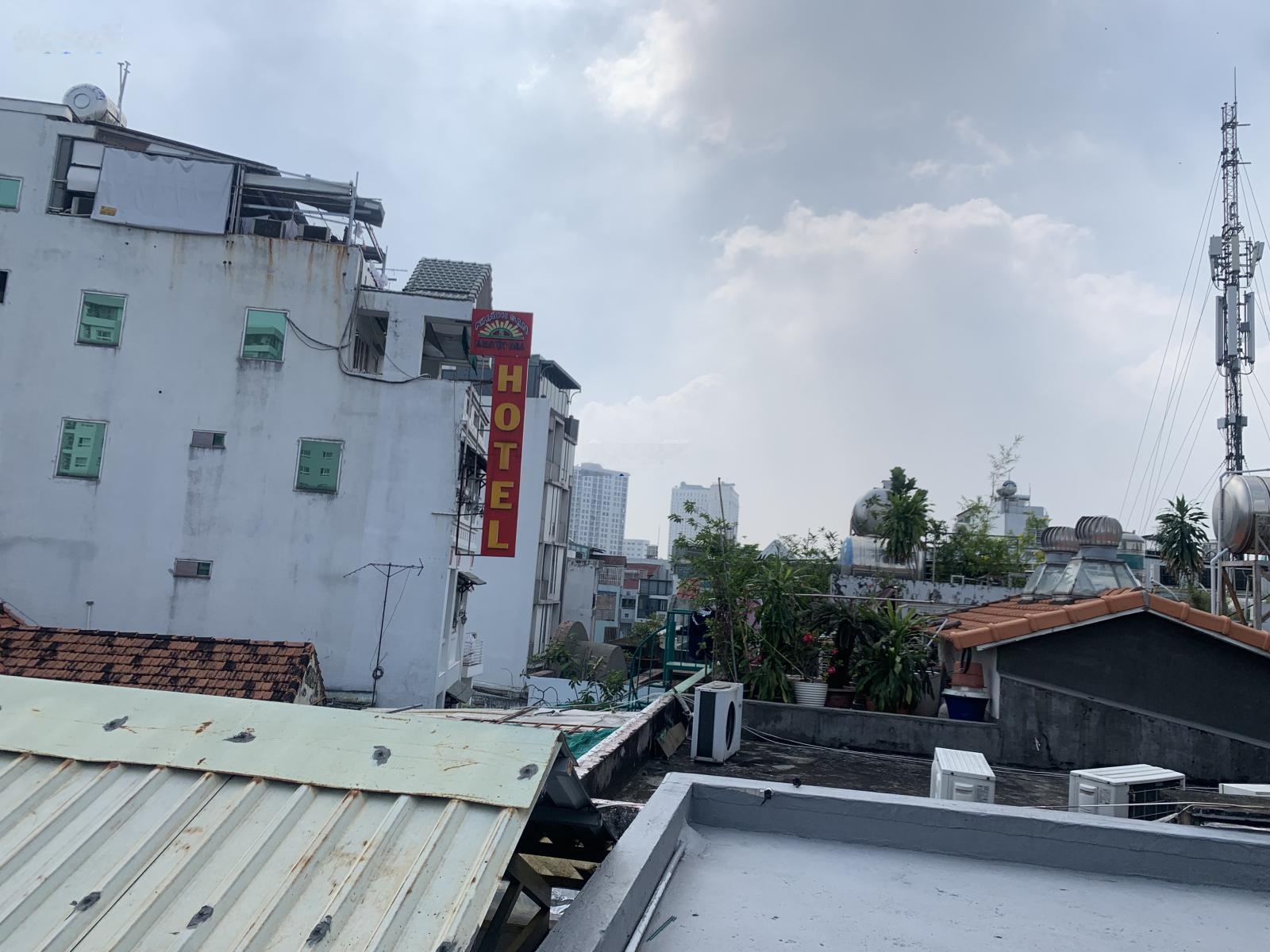 Nhà Mặt Tiền Hoa Lan Phú Nhuận 50m2 Xây 5 Tầng Có Hầm, Kinh Doanh Đỉnh, Ngang 4.5m, Chỉ 17 Tỷ