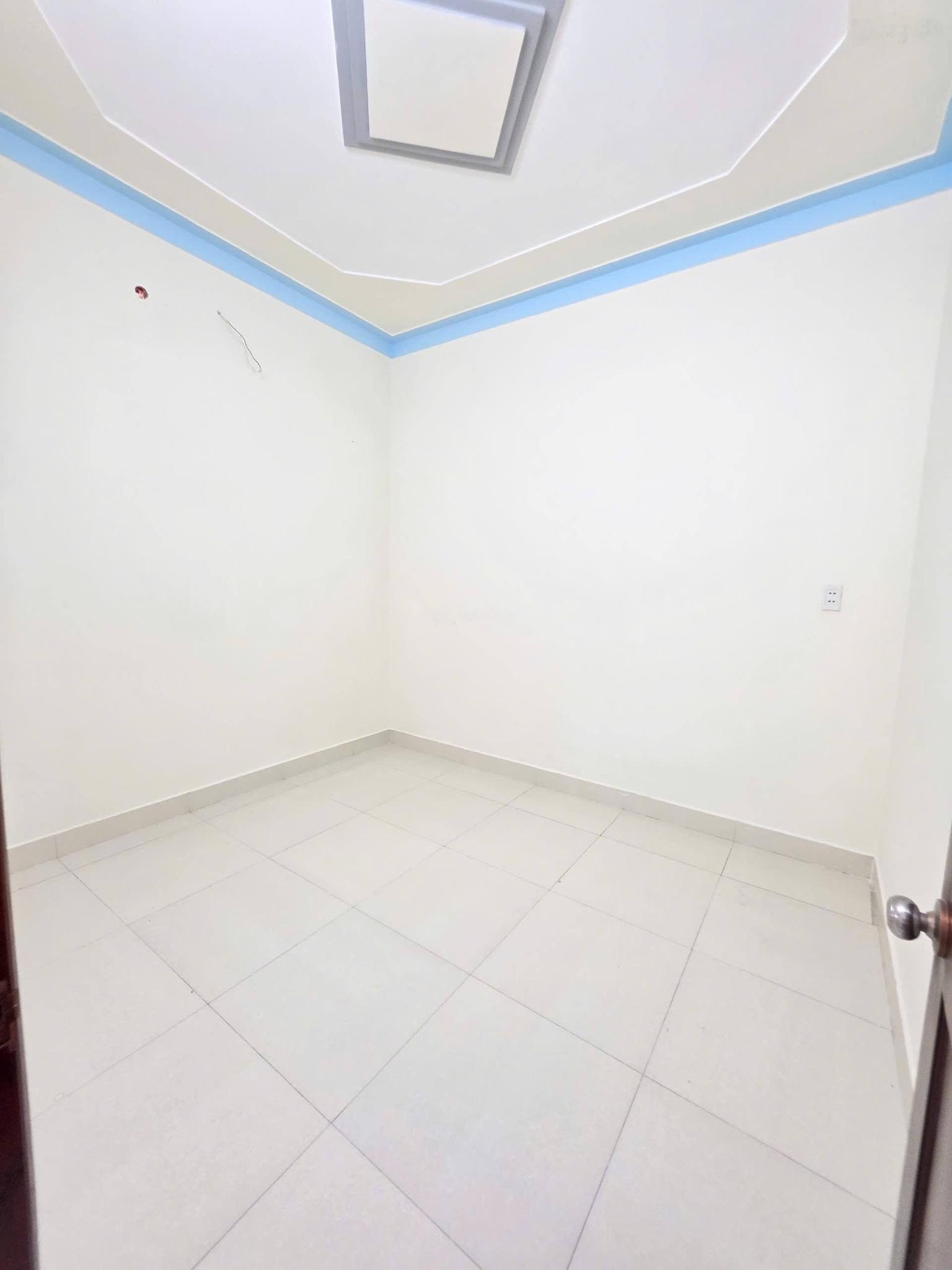 Bán nhà trệt lầu giá Rẻ gần ngã tư Bình Chuẩn - Thuận An