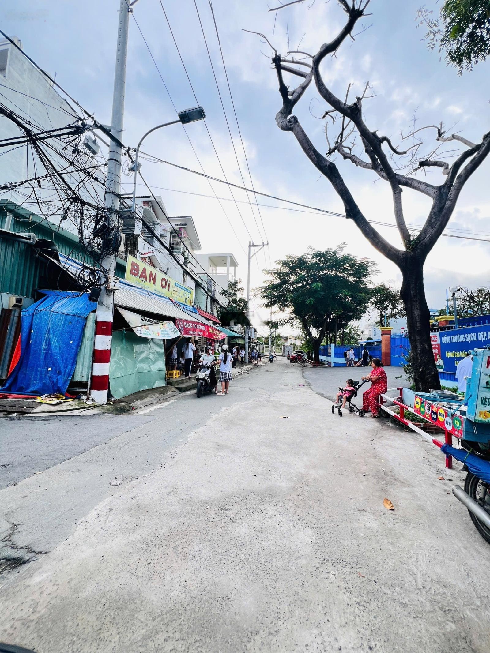 Nhà Trệt Lửng - 102m2 rộng rãi, xe tải tận nơi, đường Linh Đông - giá giảm 600 triệu còn TL