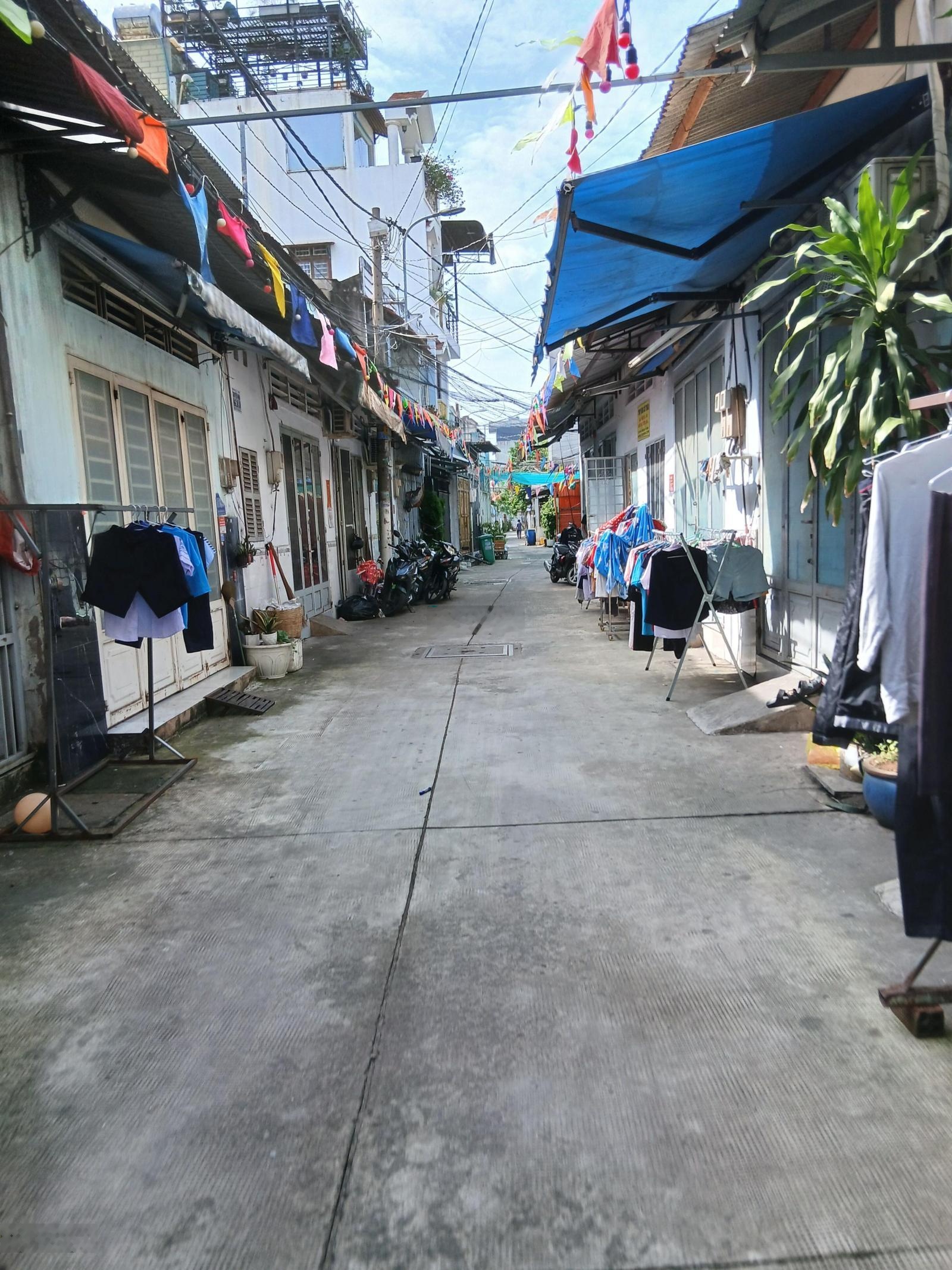 Bán 6.1 tỷ, dãy trọ 188m2 full thổ, 4x32m nở hậu, 15tr/tháng, gần Trường Chinh, Quận 12, hẻm 4m