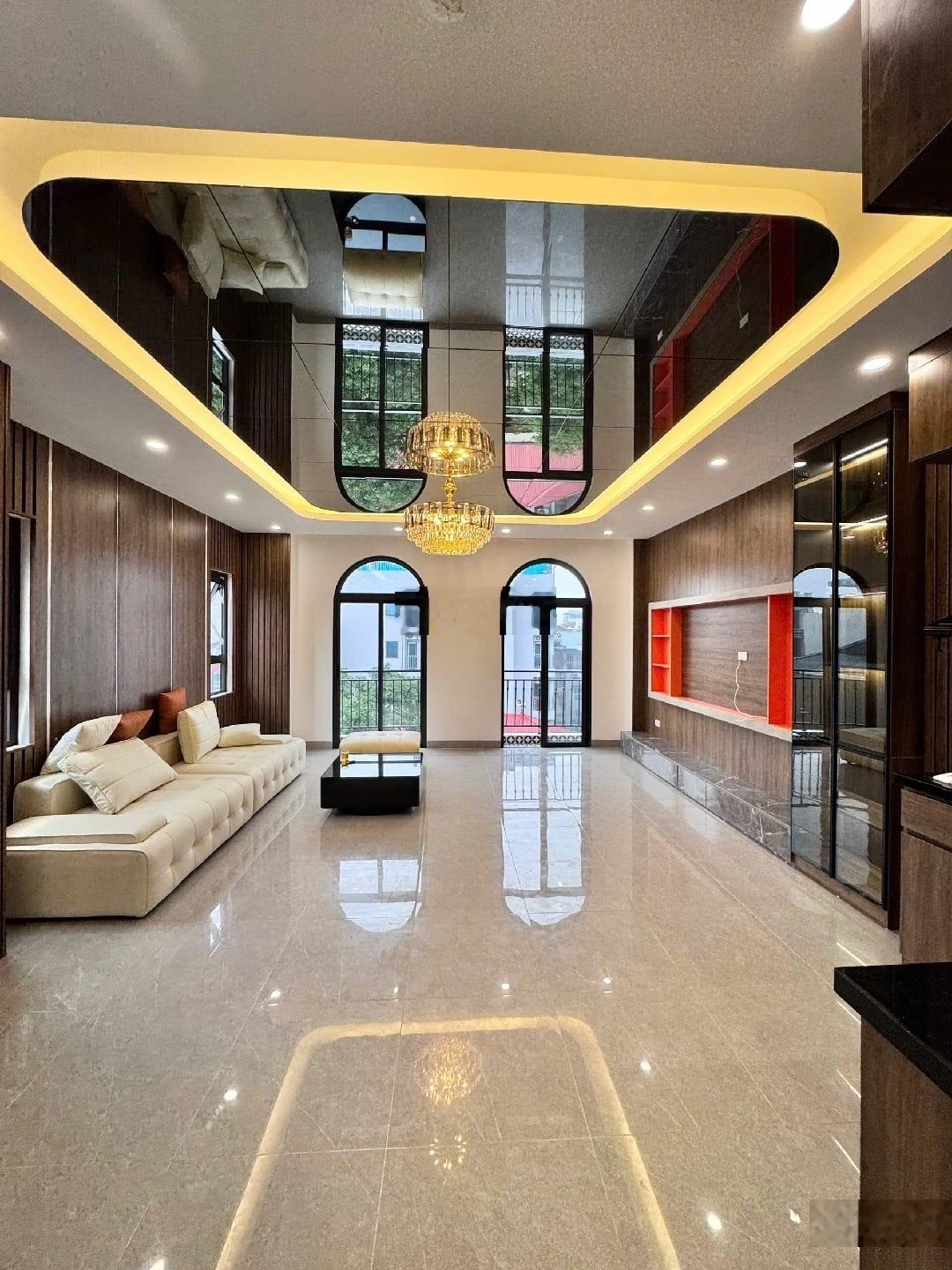 Cổ nhuế - 50m2 - 7 tầng - mặt tiền 5m - thang máy - ô tô vào nhà - lô góc - kinh doanh.