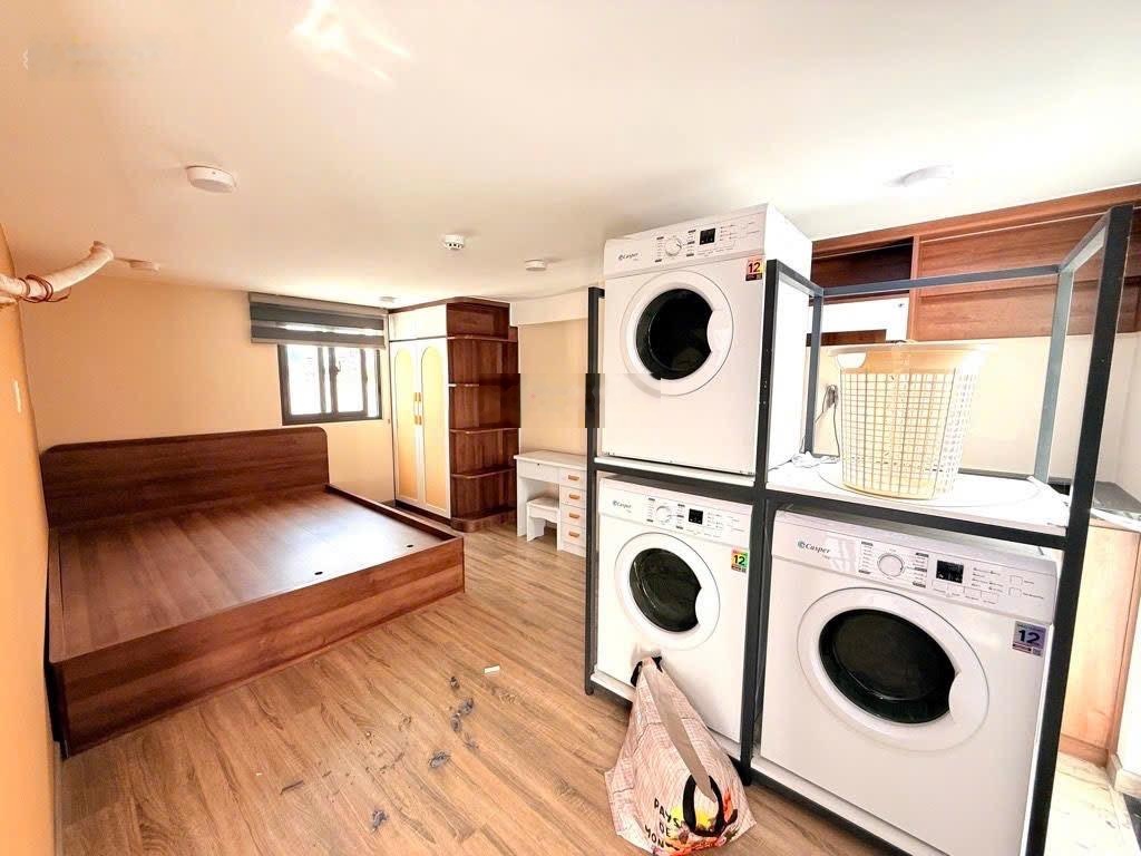 Bán CHDV 5 Tầng 14pn, Doanh Thu 70tr/Th. Hẻm OTO Thông 110M2 Ngang Gần 6m Chỉ 17,32 Tỷ. P6, Gò Vấp.