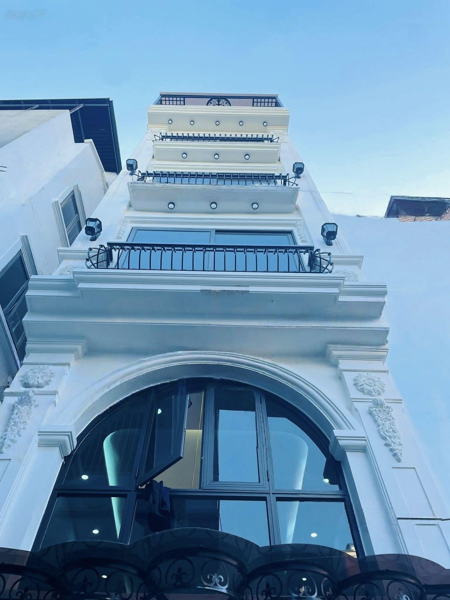 Cực hiếm! bán nhà hoàng hoa thám 5 tầng, thang máy - trung tâm tây hồ - ở ngay - giá đầu tư