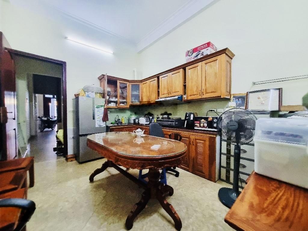 Bán nhà 5 tầng phố Thịnh Liệt - vỉa hè ôtô tránh - kinh doanh - DT 82m2. Giá bán 13.45 tỷ