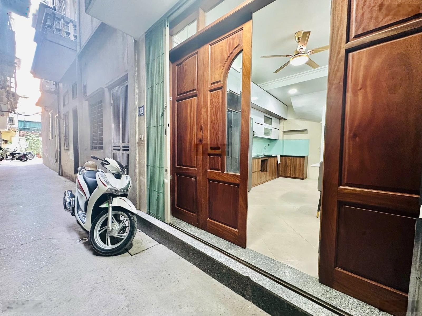 Ba gác phi, 2 mặt ngõ trước sau, chỉ 50m ra ô tô, DT 25m2*4T, MT 4,5m, chào 6,7 tỷ