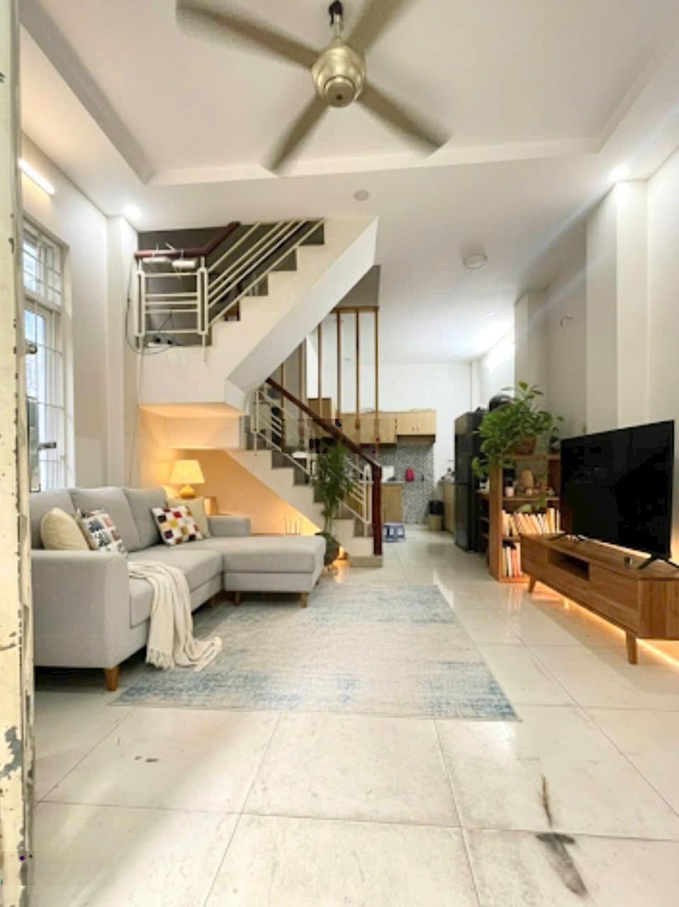 Nhà 293/ Phan Xích Long, PXLong VIP, CN gần 40m2, 5 tầng, dòng tiền 22tr/th, sát mặt tiền