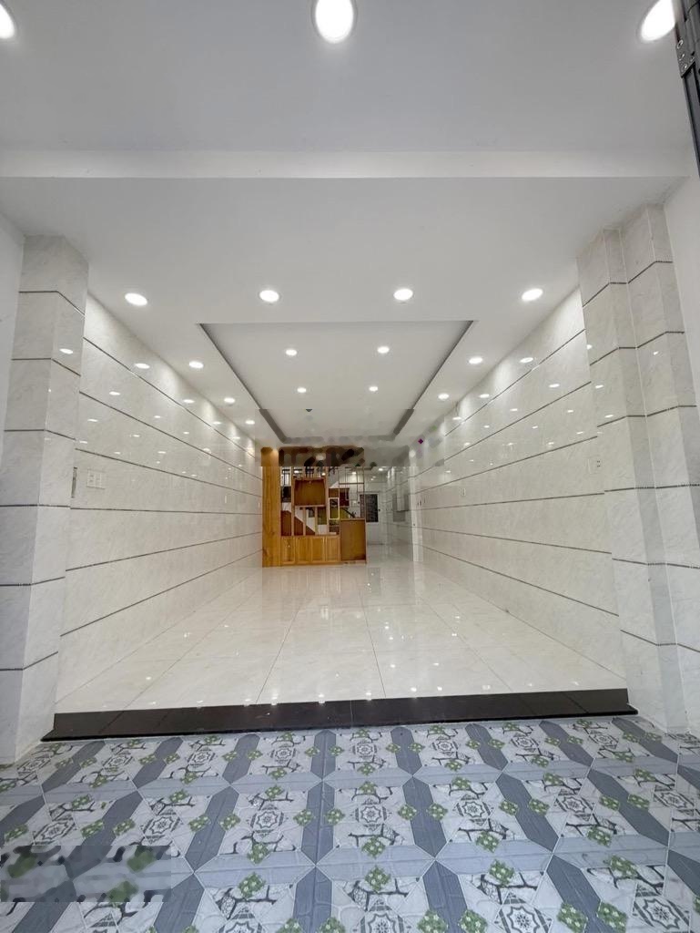 Bán nhà mới, mặt tiền lê văn quới, 2 tầng, 4x15m, full nội thất, nhỉnh 4 tỷ.