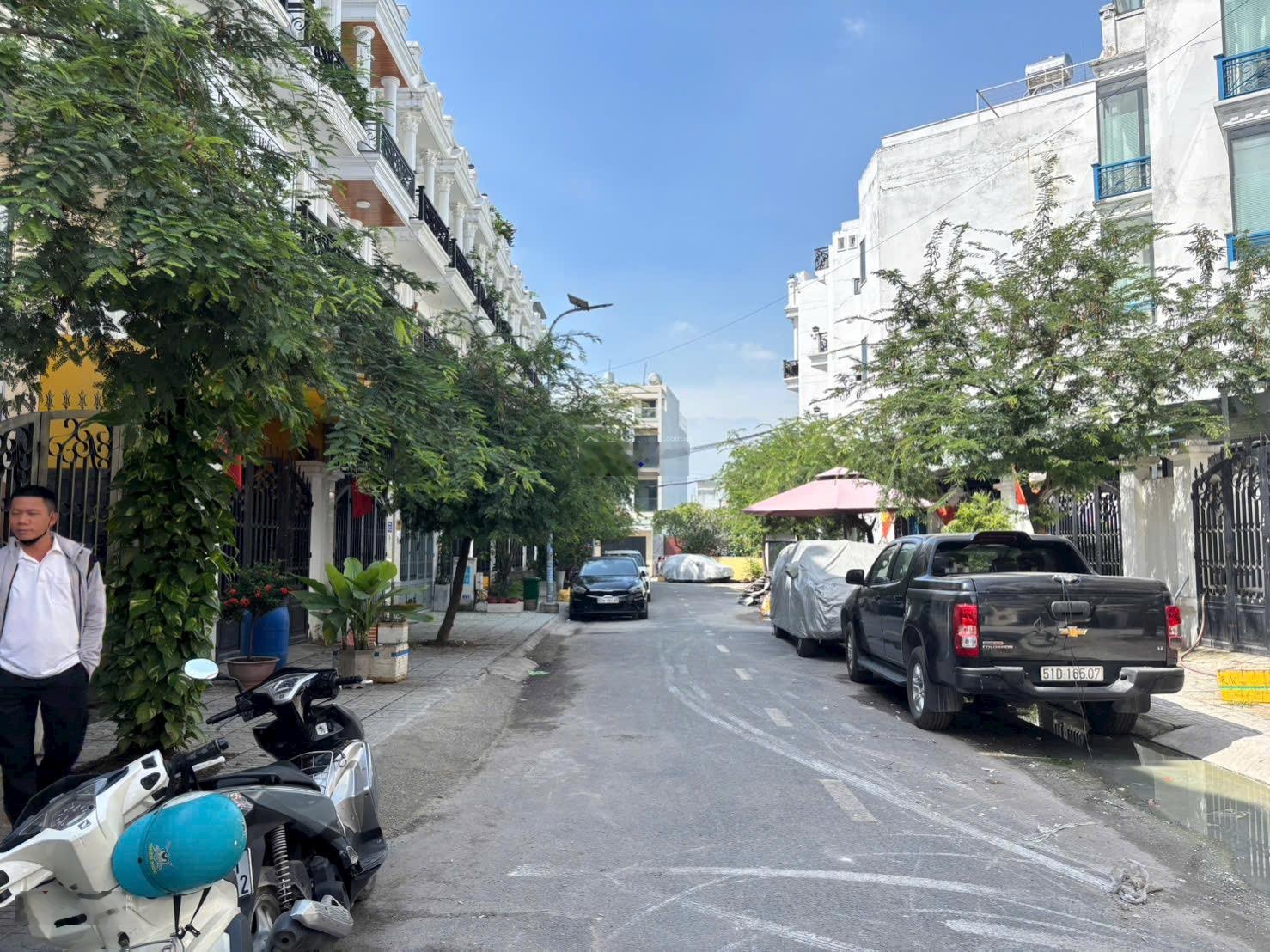 Nhà 4 lầu ngang 5m mặt tiền đường 12m. Vô địch về giá và vị trí tại Ngã Tư Ga Q12.