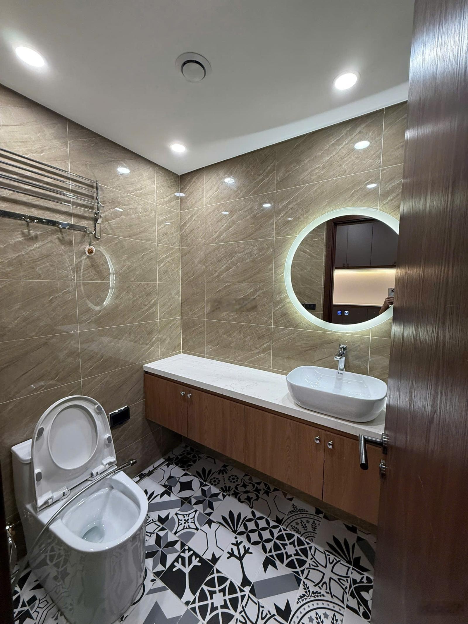 Chính chủ bán CHCC 3N2W tại BRG Park Residence - Giá 13,5 tỷ - DT 105m2 - Full NT, sẵn sổ giao dịch