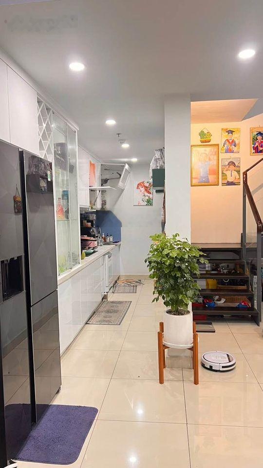 Bán nhanh Emerald 98m2 (3PN - 2WC) giá 5.2 tỷ, tầng cao, nội thất dính tường