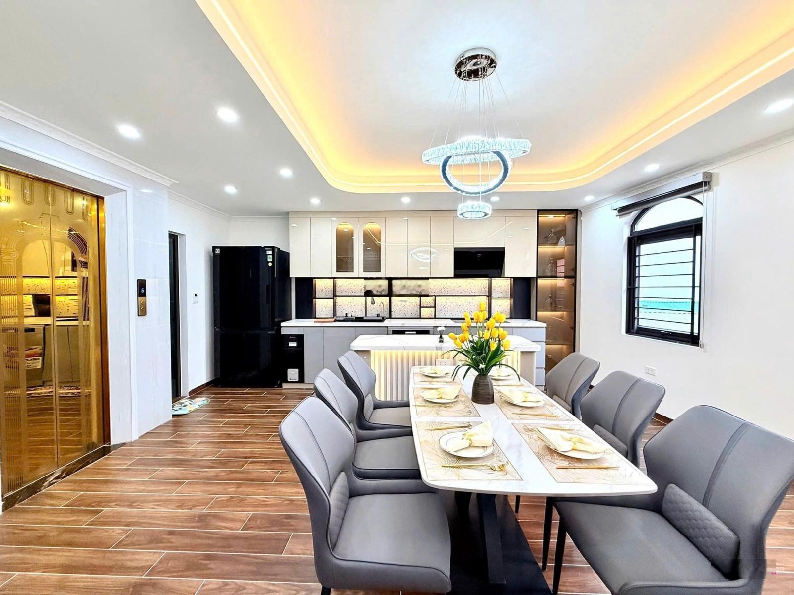 Bán nhà phân lô ô tô tránh nhau, DT 79m2 giá 14.5 tỷ phố Văn Phú Hà Đông