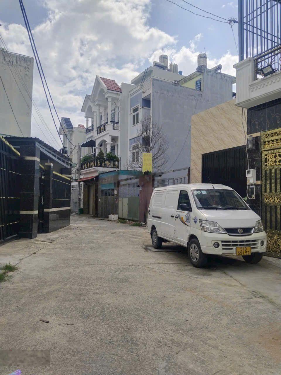 Gấp bán giảm 2,5 tỷ còn 26,5 tỷ - Xưởng 848m2 30x28 Full thổ - Nguyễn Ảnh Thủ Quận 12 - hẻm xe tải