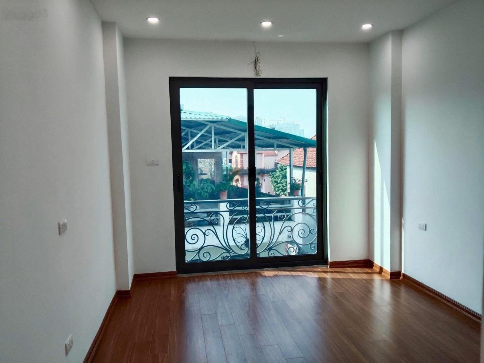 Nhà đẹp đón tết 6 tầng thang máy ô tô đỗ cửa 7.5 tỷ không ngập