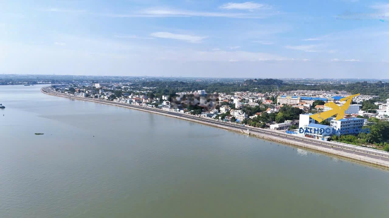8000m2 trung tâm thành phố Biên Hòa, có sẵn văn phòng 1 trệt 2 lầu, nhà kho - xưởng và sân rộng