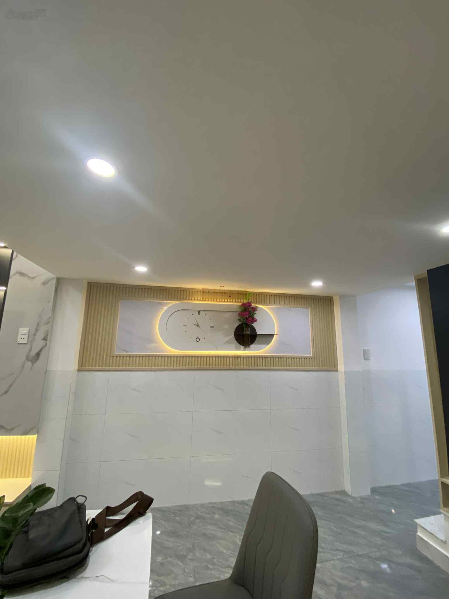 Nhà 2,5 tầng, có 4pn, diện tích 75m2 đất, kiệt vào 5m, gần Điện Biên Phủ, trung tâm Đà Nẵng