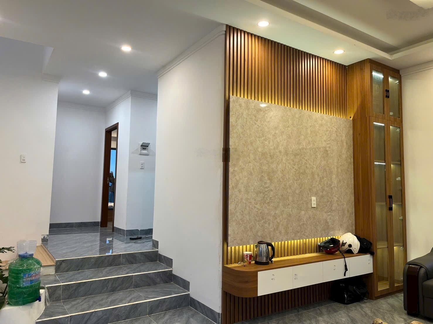 Căn nhà nghỉ dưỡng ngoại ô Đà Lạt gần khu du lịch sổ riêng sẵn nội thất giá rẻ liên hệ 0937403779