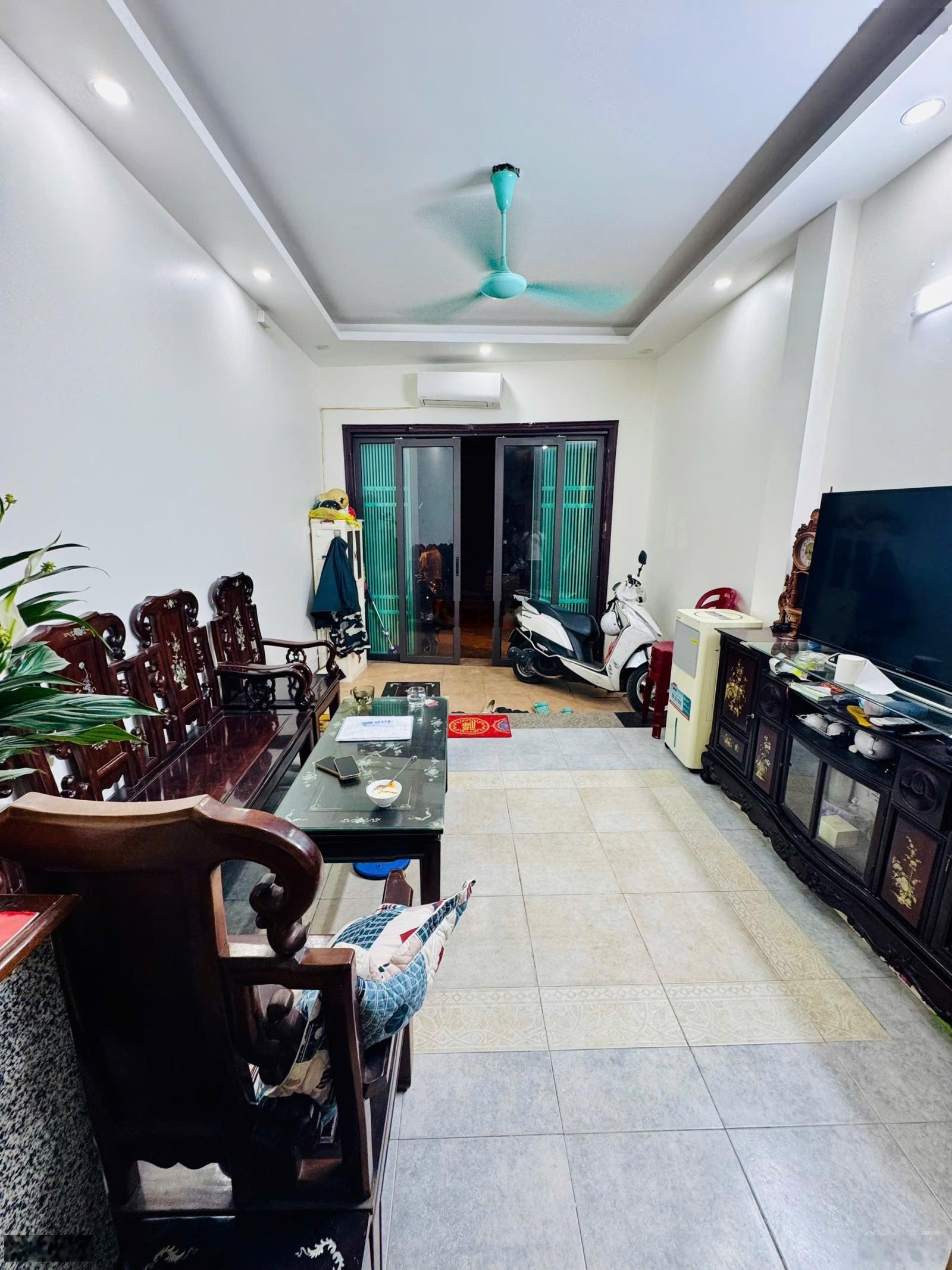 Nhà đẹp dân xây Yên Xá hàng xóm KĐT Văn Quán ôtô tránh, dừng đỗ ngày đêm kinh doanh 33m2/5T