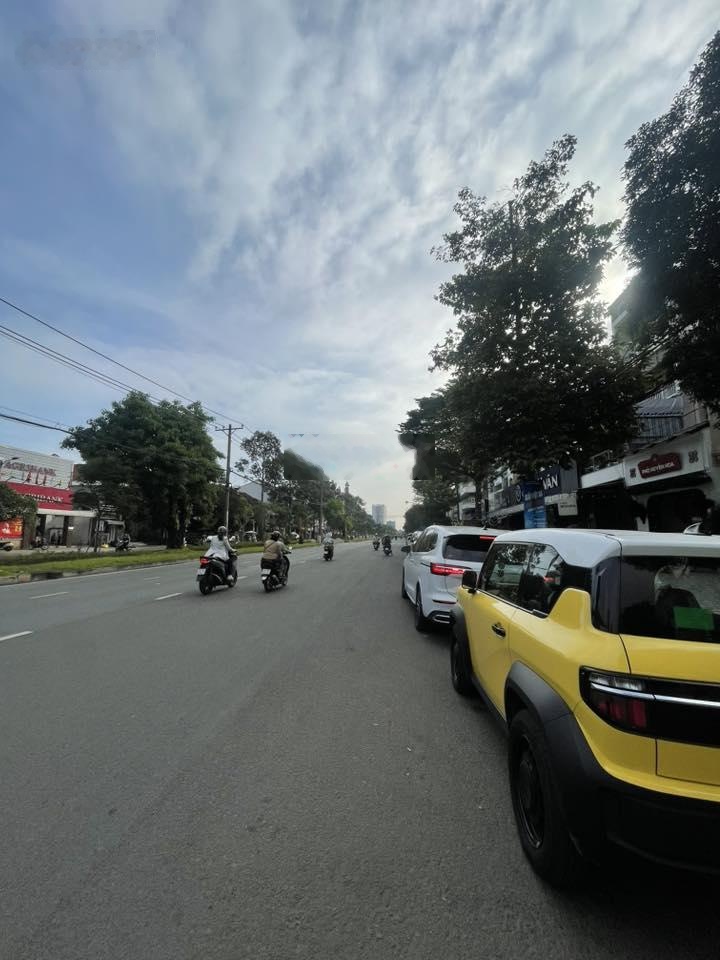 Bán nhà khu Tên Lửa, MT đường Số 7, DT 5 x 20m, 3.5 tấm, giá 23 tỷ.