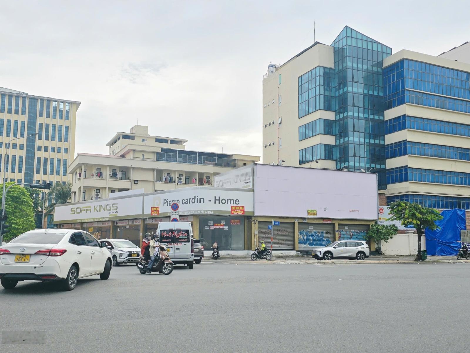 Cho thuê căn góc 2 MT Cộng Hòa, Phường 4. DT: 20x45m. 1 trệt - 1 lầu trống suốt. Vị trí thương hiệu