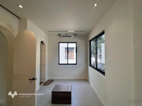 Cần cho thuê gấp căn nhà phố vườn giá 12tr/tháng (căn bìa) Waterpoint - nội thất thiết kế đẹp