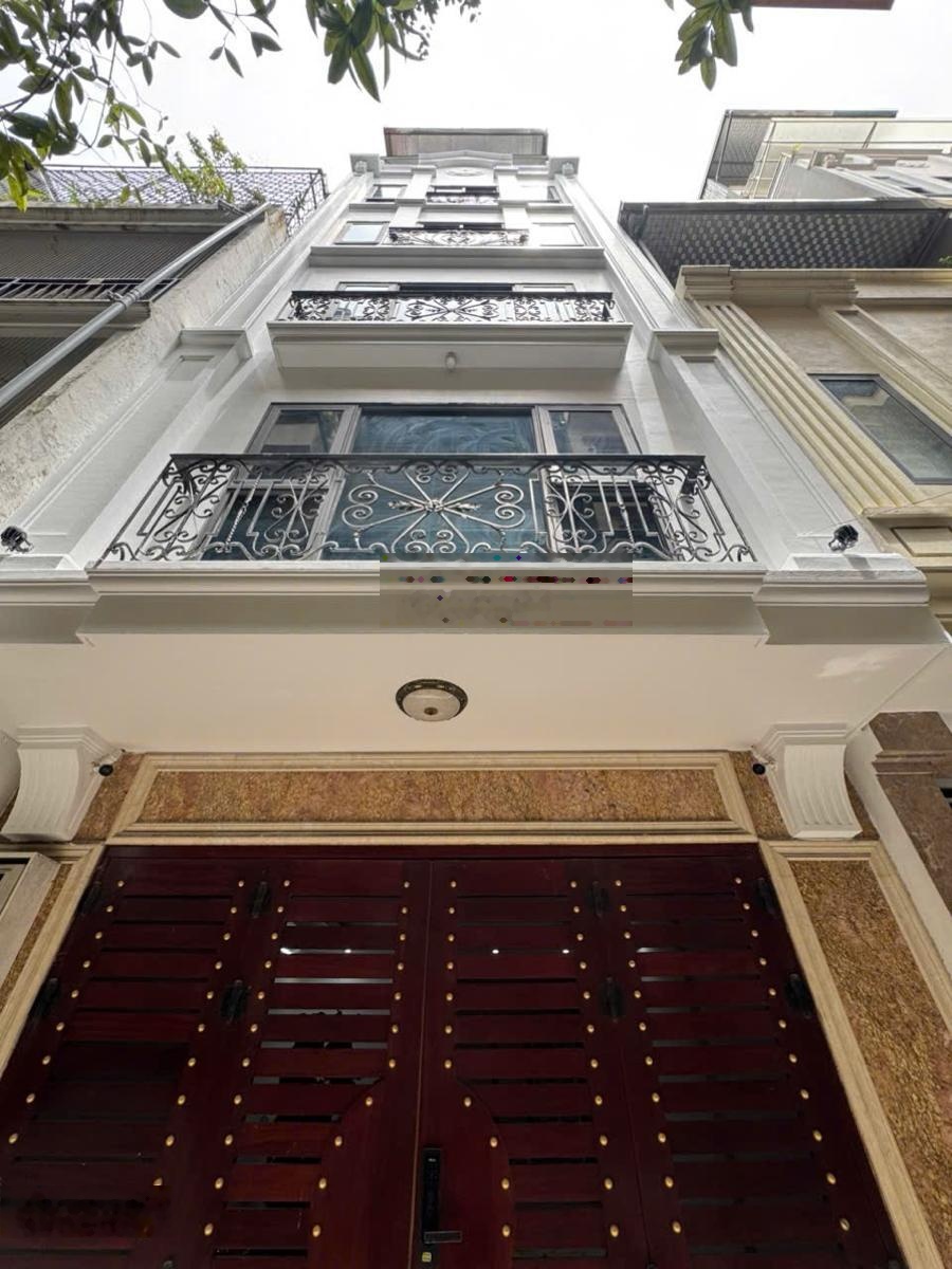 Ngõ thông nông, gần phố sát Lăng Bác, hiếm. Nhà đẹp full NT, oto đỗ cửa 55m2 5T MT 3,9m giá 18,5 tỷ