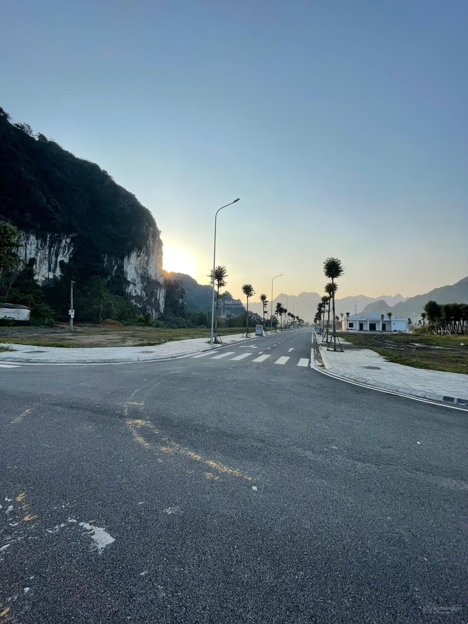 Cắt lỗ bán nhanh 800 triệu lô đất 108m2, MT 6m tại TP Hòa Bình, giá 14 triệu/m²